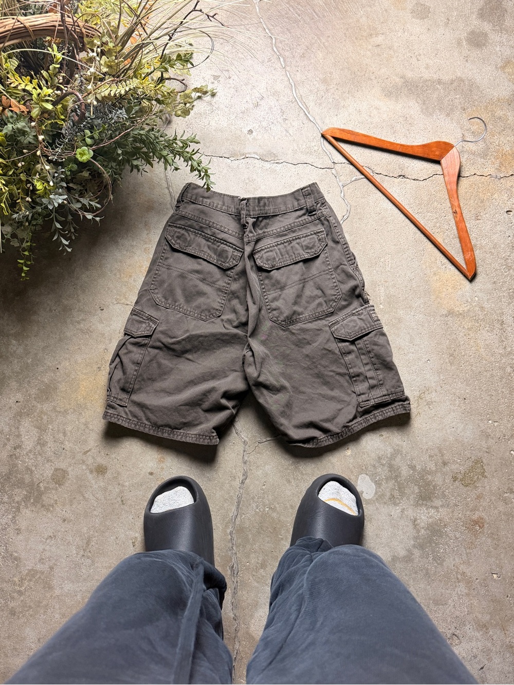 Wrangler Men's Cargo Shorts in Olive Green